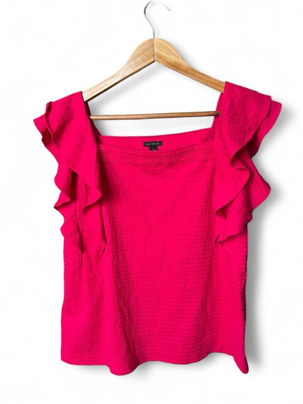 Ann Taylor Textured Knit Blouse Flutter Sleeve Pink Feminine Coquette Resortwear